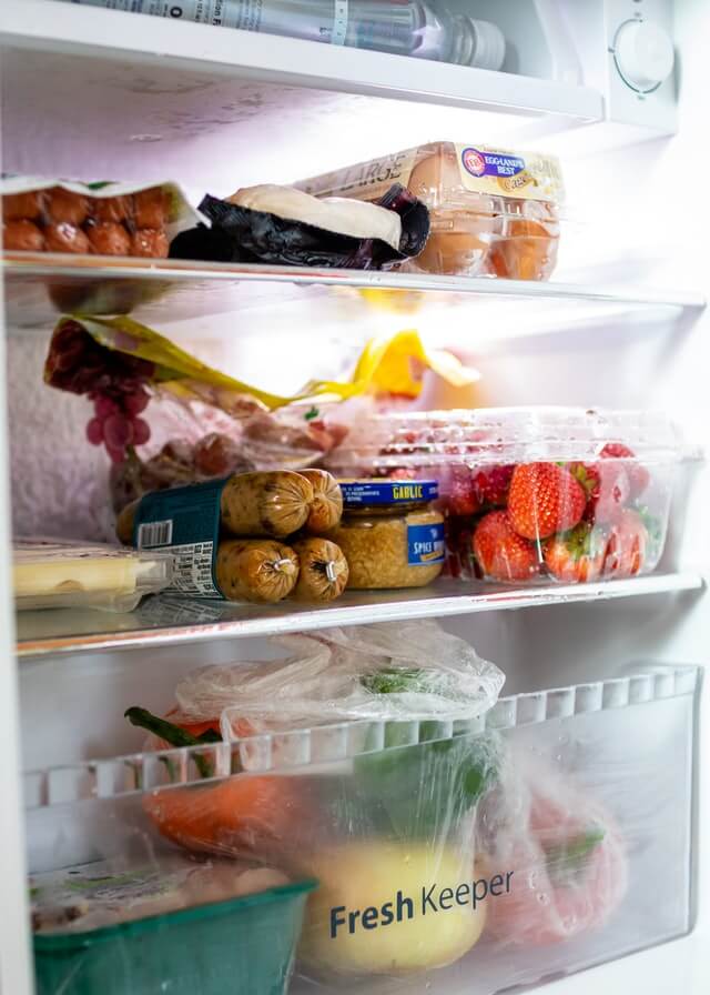 ułożenie produktów w lodówce - jak układać w lodówce
