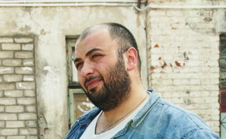 Duży rozmiar, duży styl - jak nosić XL-8XL z klasą