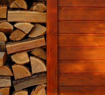 Taras i meble ogrodowe z drewna – jak wybrać trwały i estetyczny materiał?