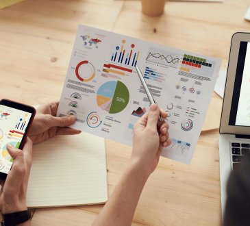 Dlaczego warto zainwestować w potykacz reklamowy? 4 zalety