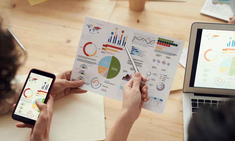 Dlaczego warto zainwestować w potykacz reklamowy? 4 zalety